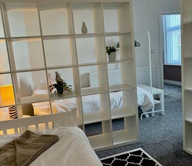 Southport Apartment | Santiago Suite 3 - A Stylish Southport Apartment