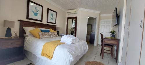 Margate Beach Apartment | Santorini, Margate
