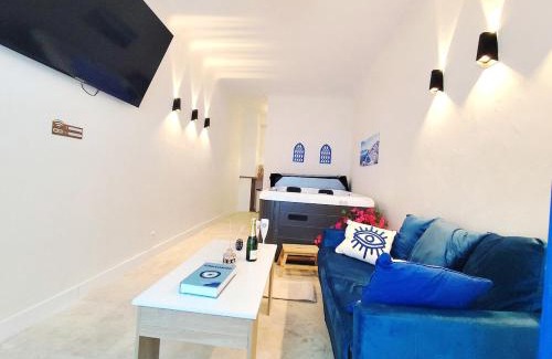 Poitiers Apartment | Santorini, Relaxing Spa, Terrace and Parking