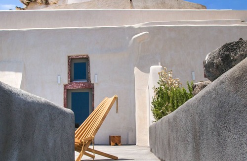 Vourvoulos House | Santorini Villas