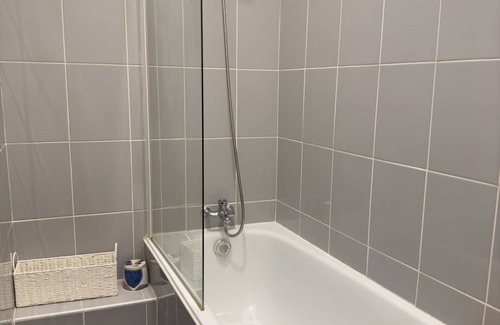 Macon Apartment | Santorini: welcome to the Cycladic island apartment in the city center