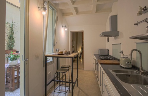 Oltrarno Apartment | SantoSpirito Suite - Hosted by Sweetstay