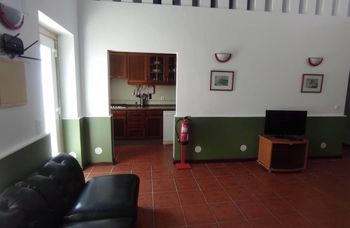 Sao Pedro da Cadeira House | Sao Pedro Da Cadeira: House/Villa - São Pedro da CadeiraHouse with garden