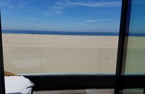 Venice House | Sapphine Sunset Beach Front Home