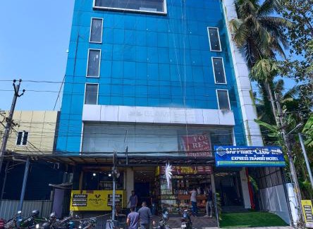 Vyttila Hotel | Sapphire Club Hub