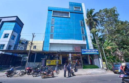 Vyttila Hotel | Sapphire Club Hub