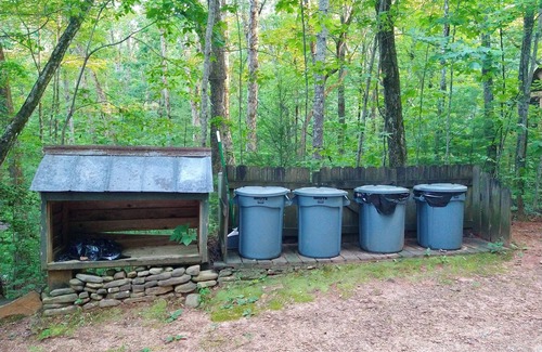 Wiley Cottage | Sapphire Cottage at Splendor Mountain Estate