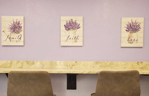 Disston Heights House | Sapphire · Cute & Comfy w/Breakfast Bar 12 mins to Beach