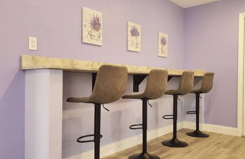 Disston Heights House | Sapphire · Cute & Comfy w/Breakfast Bar 12 mins to Beach