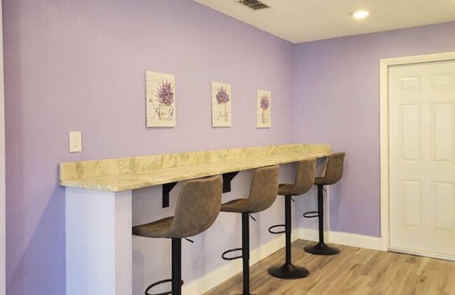 Disston Heights House | Sapphire · Cute & Comfy w/Breakfast Bar 12 mins to Beach