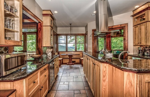 Sapphire House | Sapphire Falls Alchemy | Spectacular Lodge in the Blue Ridge Mountains