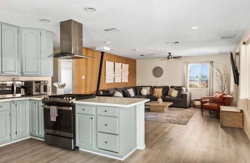 Joshua Tree House | Sapphire Haven: Pickleball, Stars & Desert Views