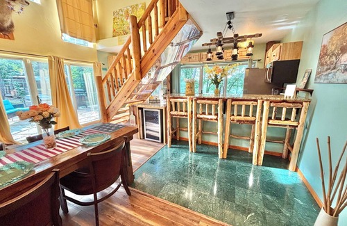 Eureka Springs Cabin | Sapphire Moonlight, Mountain View oasis cabin with kayaks, Grill, lake access
