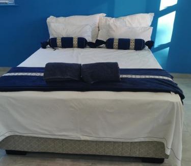 Klein Windhoek House | Sapphire Studio Self Catering At 54