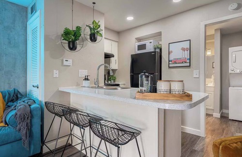 Allandale Apartment | Sapphire | Studio | Sleeps 5
