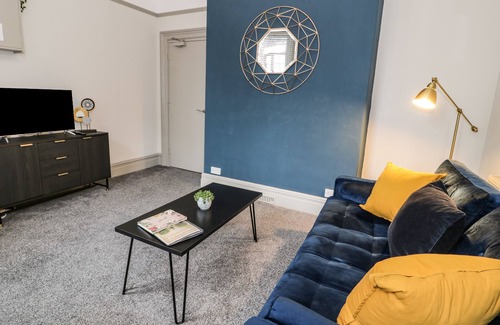 Barmouth Cottage | SAPPHIRE SUITE, country holiday cottage in Barmouth