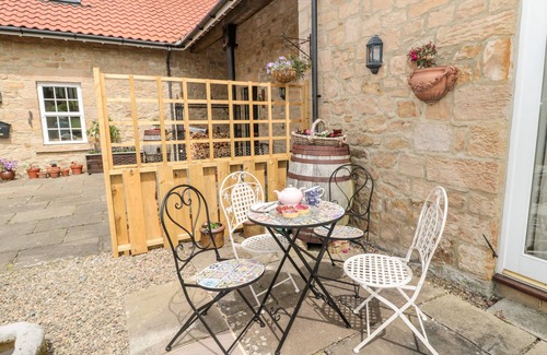 Hartburn House | SARAH'S COTTAGE, pet friendly, luxury holiday cottage in Morpeth