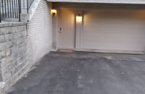 Thornhill Apartment | Sara’s Place - Strictly Kosher HomenBeautiful basement Apartmentn