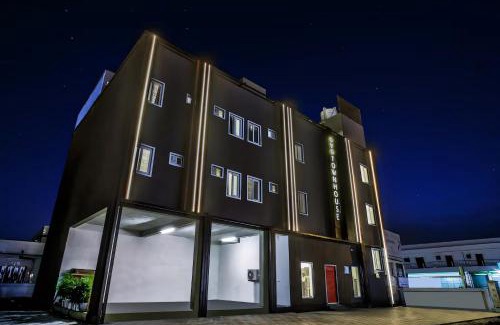 Thoraipakkam Hotel | Saras XOTEL OMR