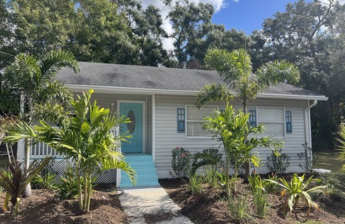 Bayou Oaks House | Sarasota Beach House themed designer cottage- sleeps 6 - pool- tropical oasis.
