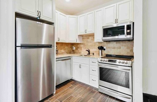 Gillespie Park Apartment | Sarasota Downtown Pet-Friendly 1BD/1BA-Lido Beach