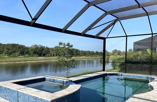 Venice House | Sarasota National Pool & Golf w/2 golf club memberships included!