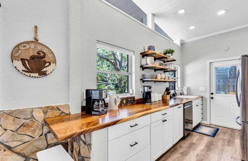Alta Vista House | Sarasota Sands Retreat - 4BD/3BA with heated pool