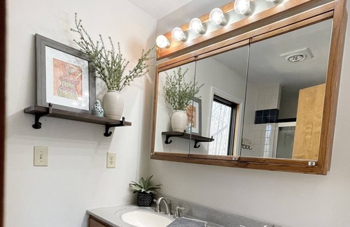 Greenfield Center House | Saratoga Contemporary, in Natures Paradise 5 min to Downtown.