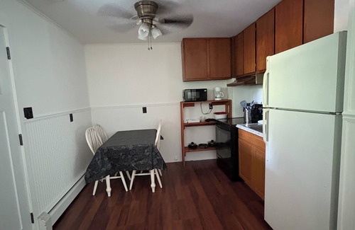 Saratoga Springs Apartment | Saratoga Garden Motel - Room 9