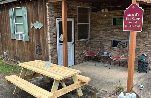 Independence Cabin | Sardis Fish Camp north side near Holiday Lodge/Teckville, 1 mile from boat ramp
