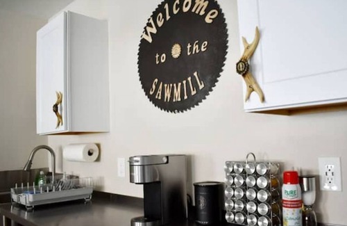 Sumpter Apartment | SAS - The Sawmill, Cozy 1 bdrm, Pets Welcome!