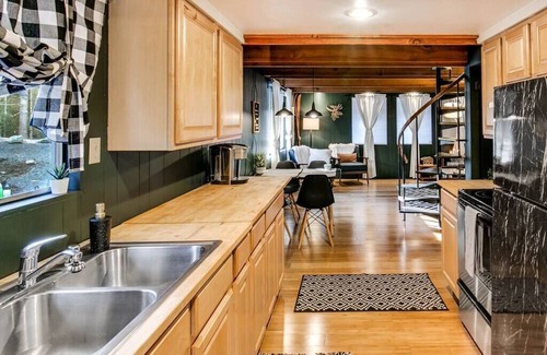 Packwood House | Sasquatch Cabins: Bigfoot
