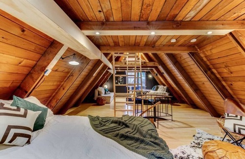 Packwood House | Sasquatch Cabins: Bigfoot