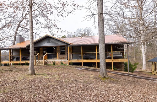 Sevierville Cabin | Sasquatch Encounter: Theater, Firepit, Arcade, Hot Tub, Close 2 Dollywood