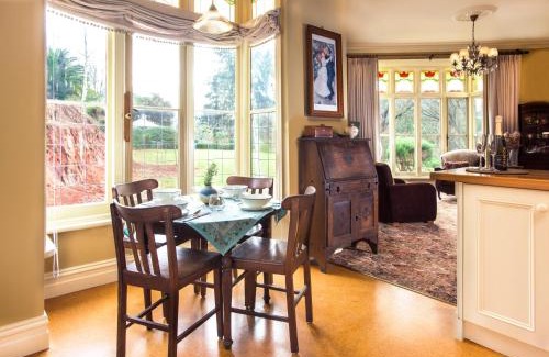 Sassafras House | Sassafras village stay - historic home sleeps 4
