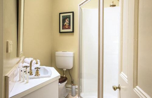 Sassafras House | Sassafras village stay - historic home sleeps 4
