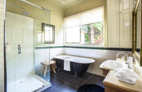 Sassafras House | Sassafras village stay - historic home sleeps 4