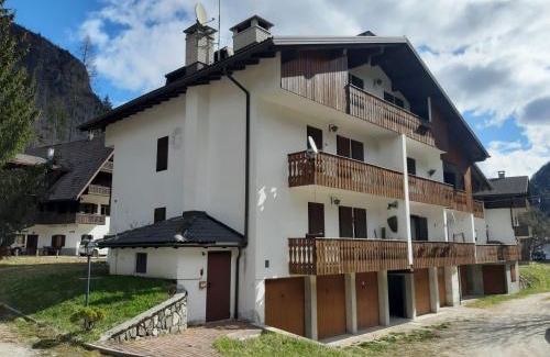 Rocca Pietore Apartment | Sasso Bianco Home - Mountain View & Private Parking