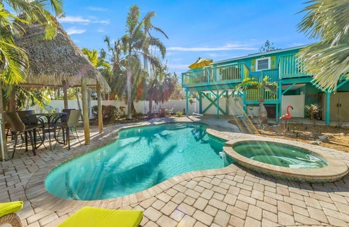 Whitney Beach House | Sassy Seahorse: Heated pool, hot tub, ping pong, Foosball and pool table!