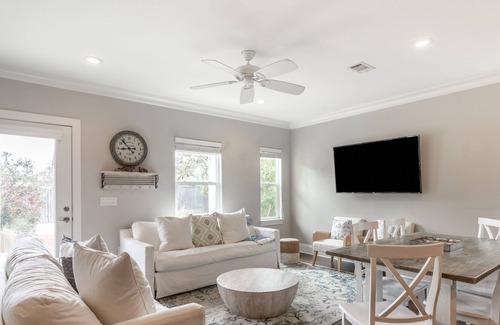 Santa Rosa Beach Cottage | Satinwood Retreat by Avantstay Pool! Bbq! Pet Friendly!
