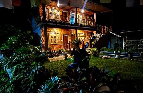Turuk House | Satrangi Homestay Lamahatta