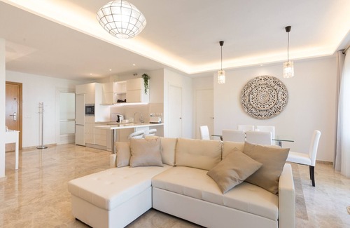Torremolinos Apartment | SaturnoDream-4 min to the beach-Swimming pool
