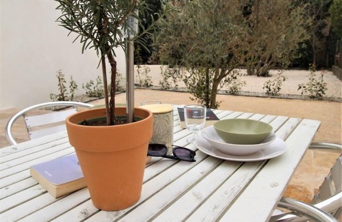 L'Isle-sur-la-Sorgue Apartment | saumane - lesbastidonsdelisle