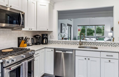 Quechee Condo | Sauna, Close to Club - Gracious Dartmouth Place 9B