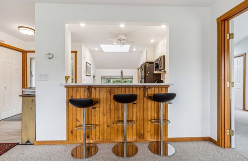 Quechee Condo | Sauna, Close to Club - Gracious Dartmouth Place 9B