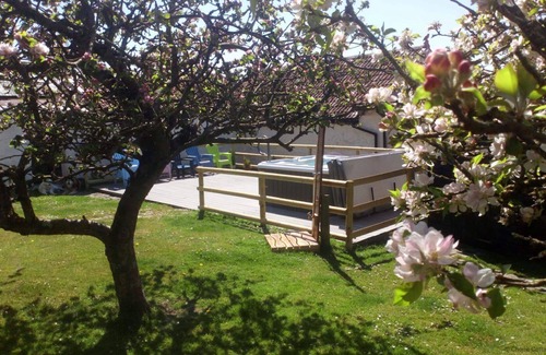 Braunton House | SAUNTON GRANGE | 7 Bedrooms | Sleeps 17 | Short breaks all year, celebrations welcome