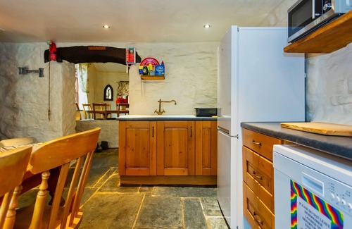Braunton House | SAUNTON GRANGE | 7 Bedrooms | Sleeps 17 | Short breaks all year, celebrations welcome