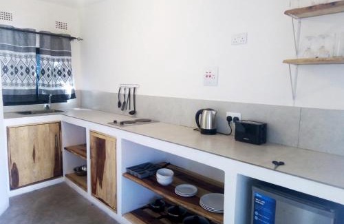 Livingstone Apartment | Savanna Tree Apartments - self catering town center