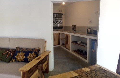Livingstone Apartment | Savanna Tree Apartments - self catering town center