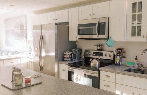 Lewes Apartment | Savannah Cabana/Beach & Firework Views!